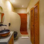 מלון Churchill Townhouse
