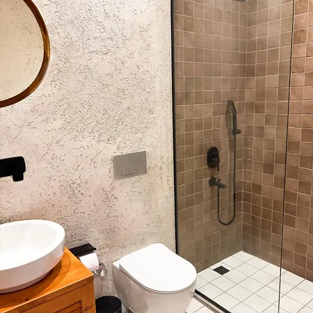 Churchill Townhouse Apartment